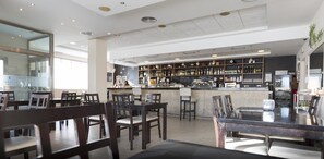 Bar (on property) - Hotel Plazaola (Irurtzun)