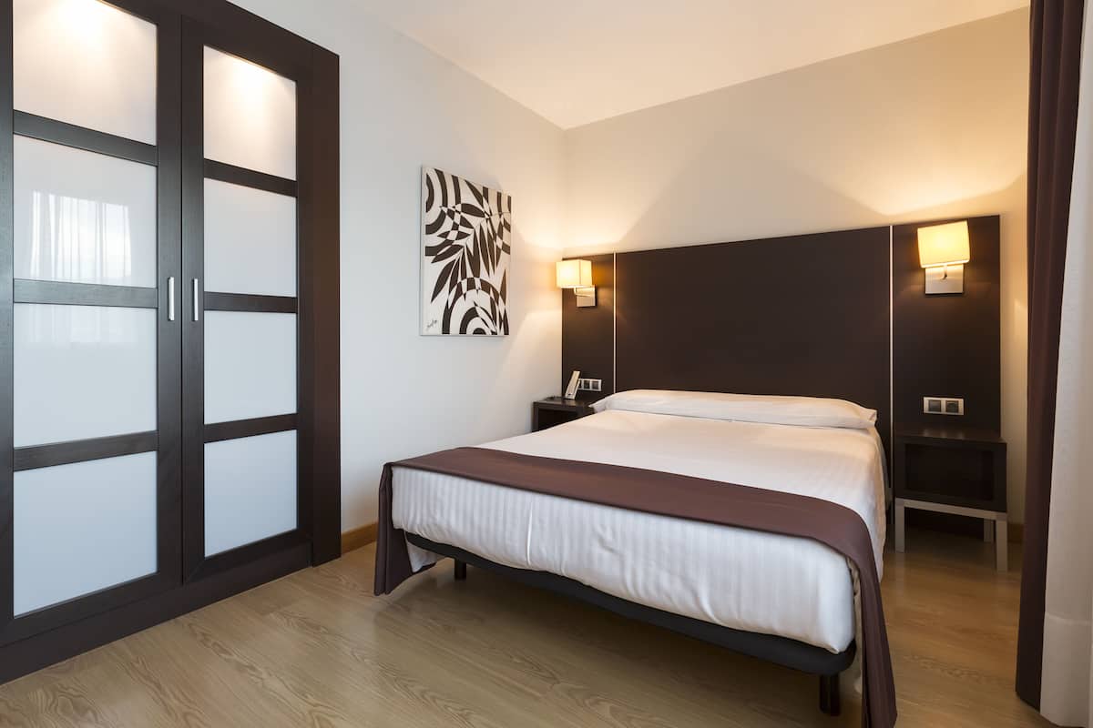 double room | blackout curtains, soundproofing, free cots/infant beds, free wifi