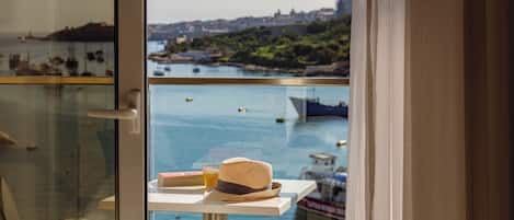 Minibar, in-room safe, desk, laptop workspace