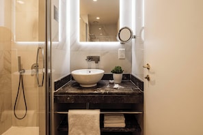 Superior Double or Twin Room | Bathroom | Shower, towels, soap, shampoo