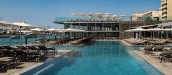 115 The Strand Hotel by NEU Collective