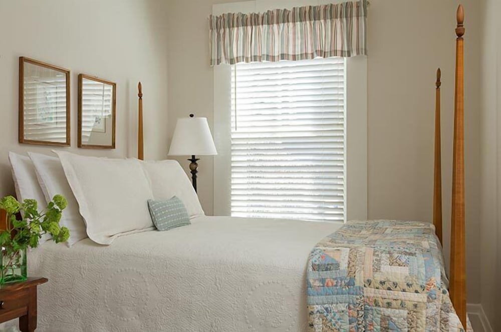 Brass Lantern Inn by null