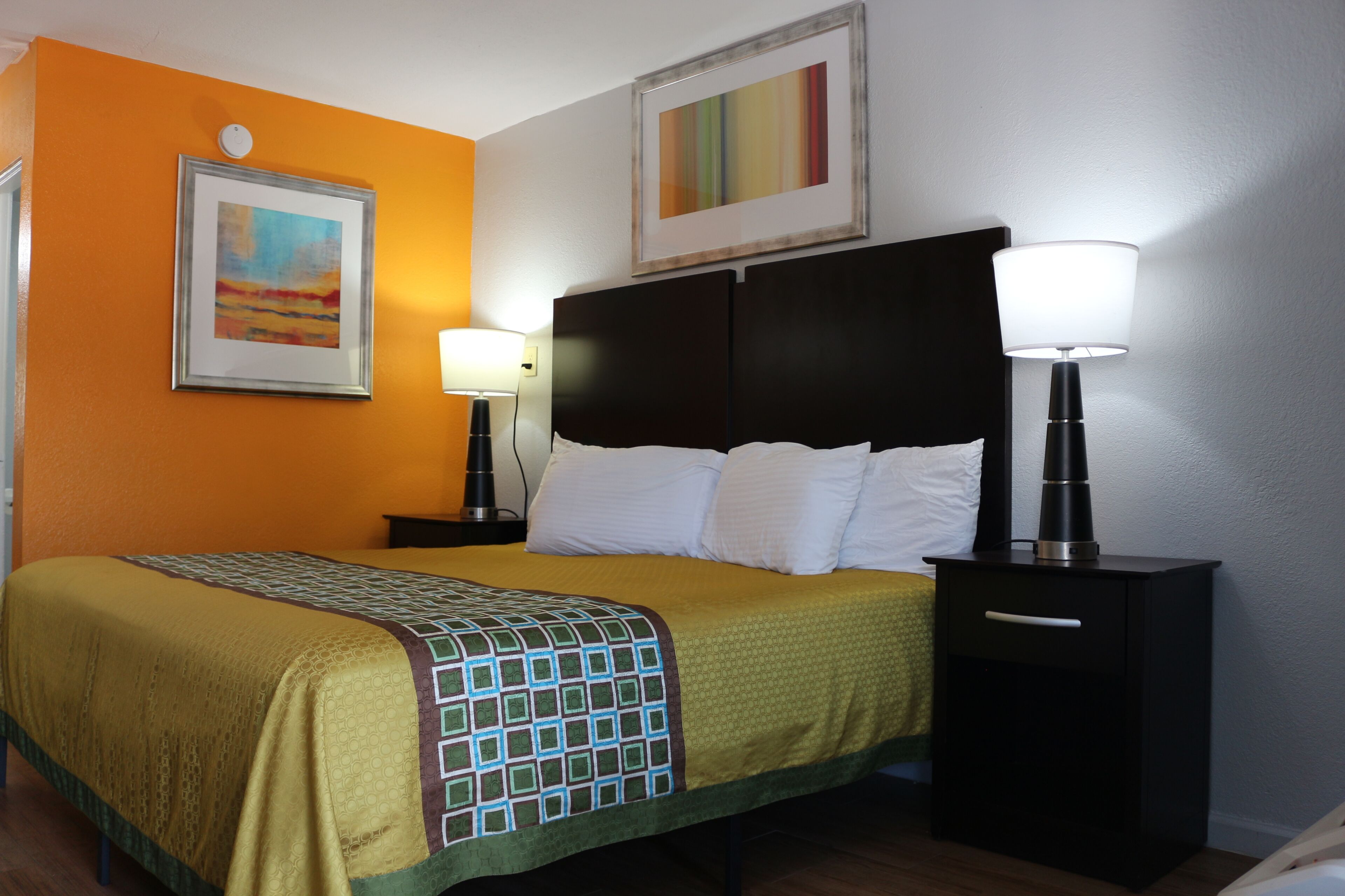 1 bedroom, desk, free WiFi