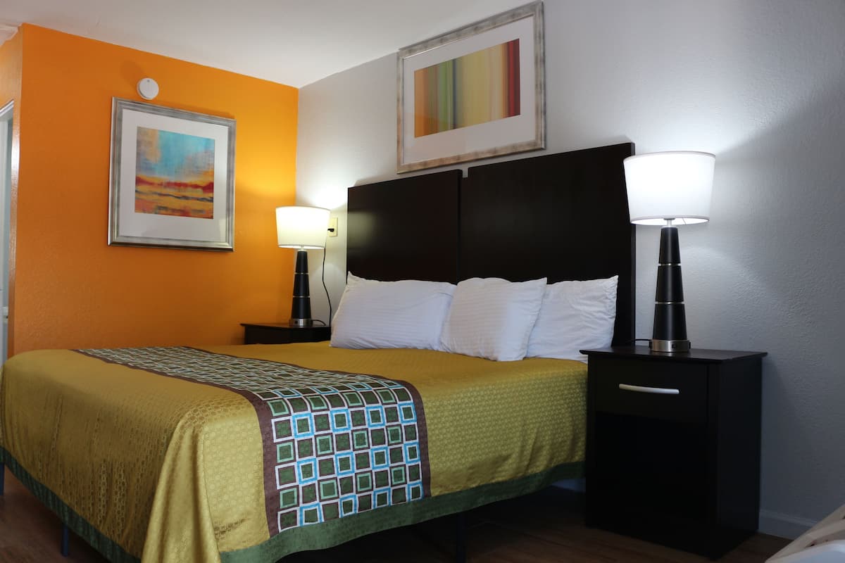 1 bedroom, desk, free WiFi