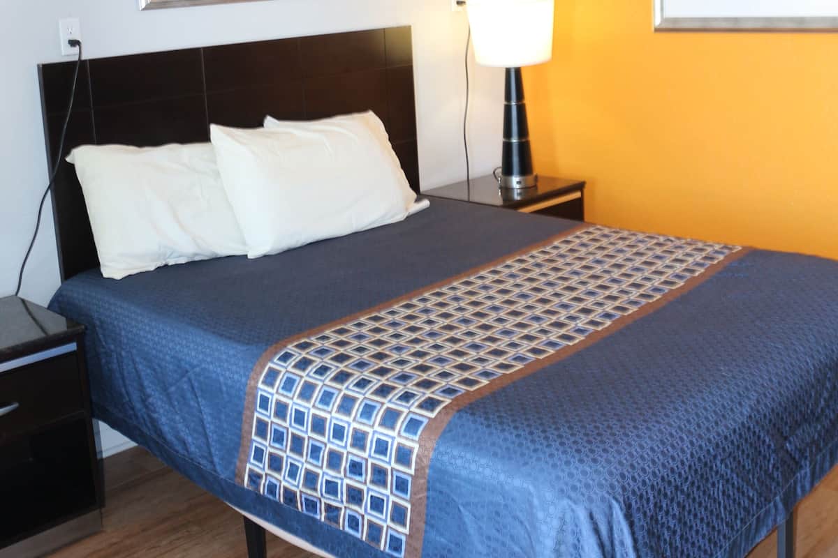 1 bedroom, desk, free WiFi