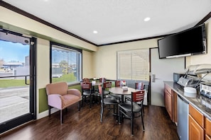 Restaurant - Americas Best Value Inn Ft. Jackson (Columbia)