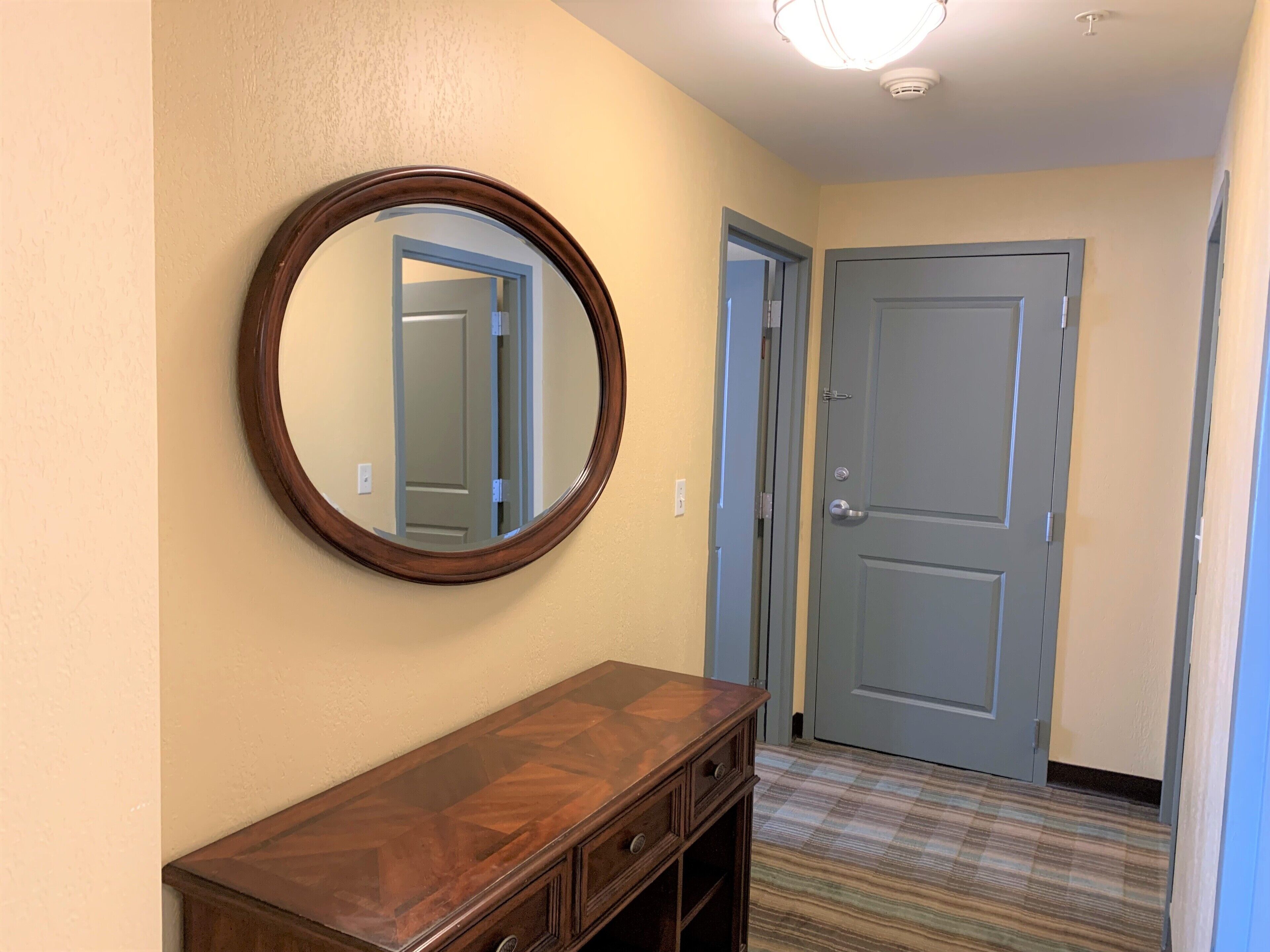 deluxe suite, 1 bedroom, fireplace (kitchen) | living area | 32-inch flat-screen tv with cable channels, tv, pay films