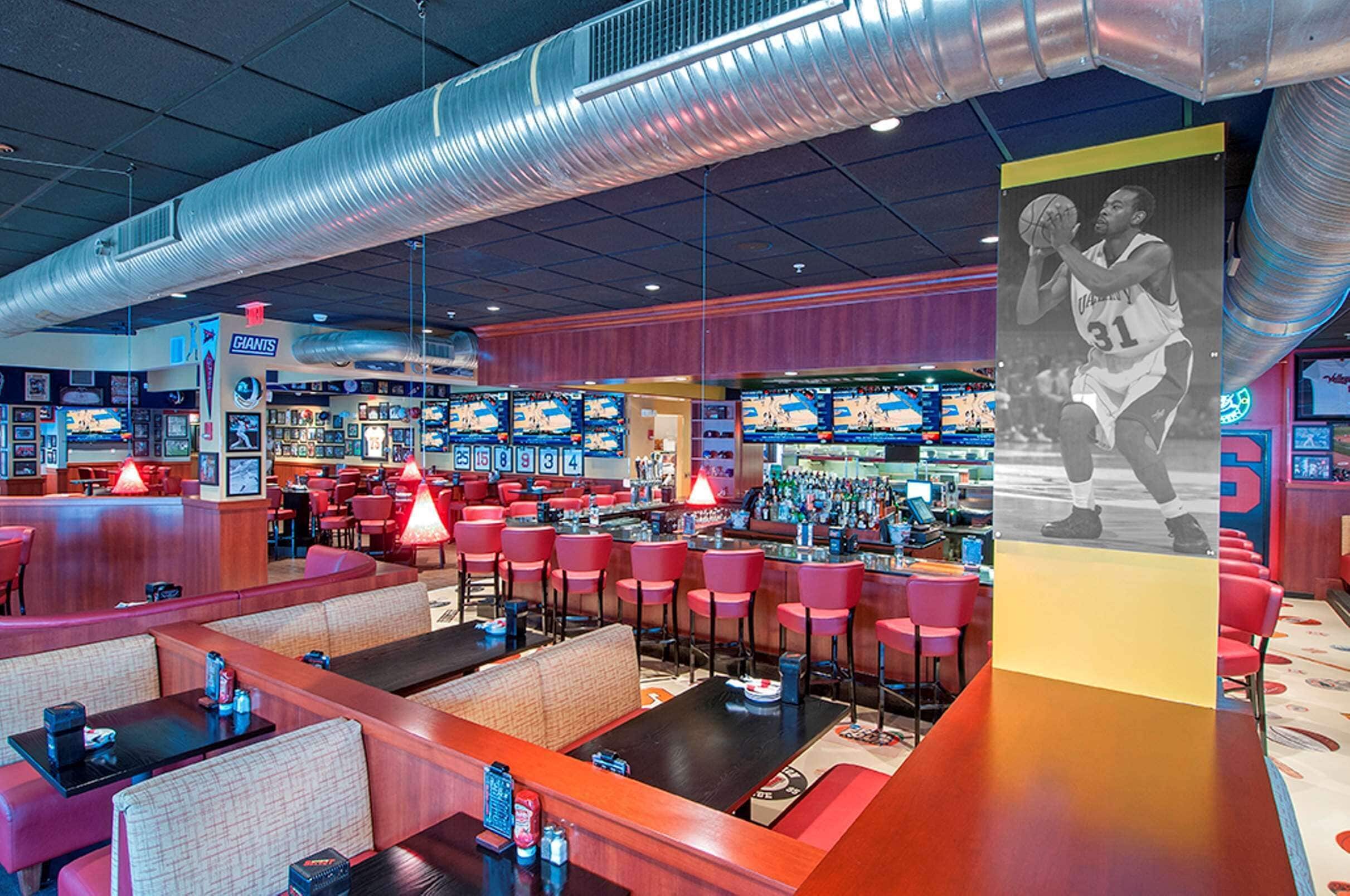 2 restaurants; breakfast, lunch, and dinner served