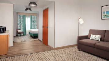 Suite, 1 Bedroom | Living area