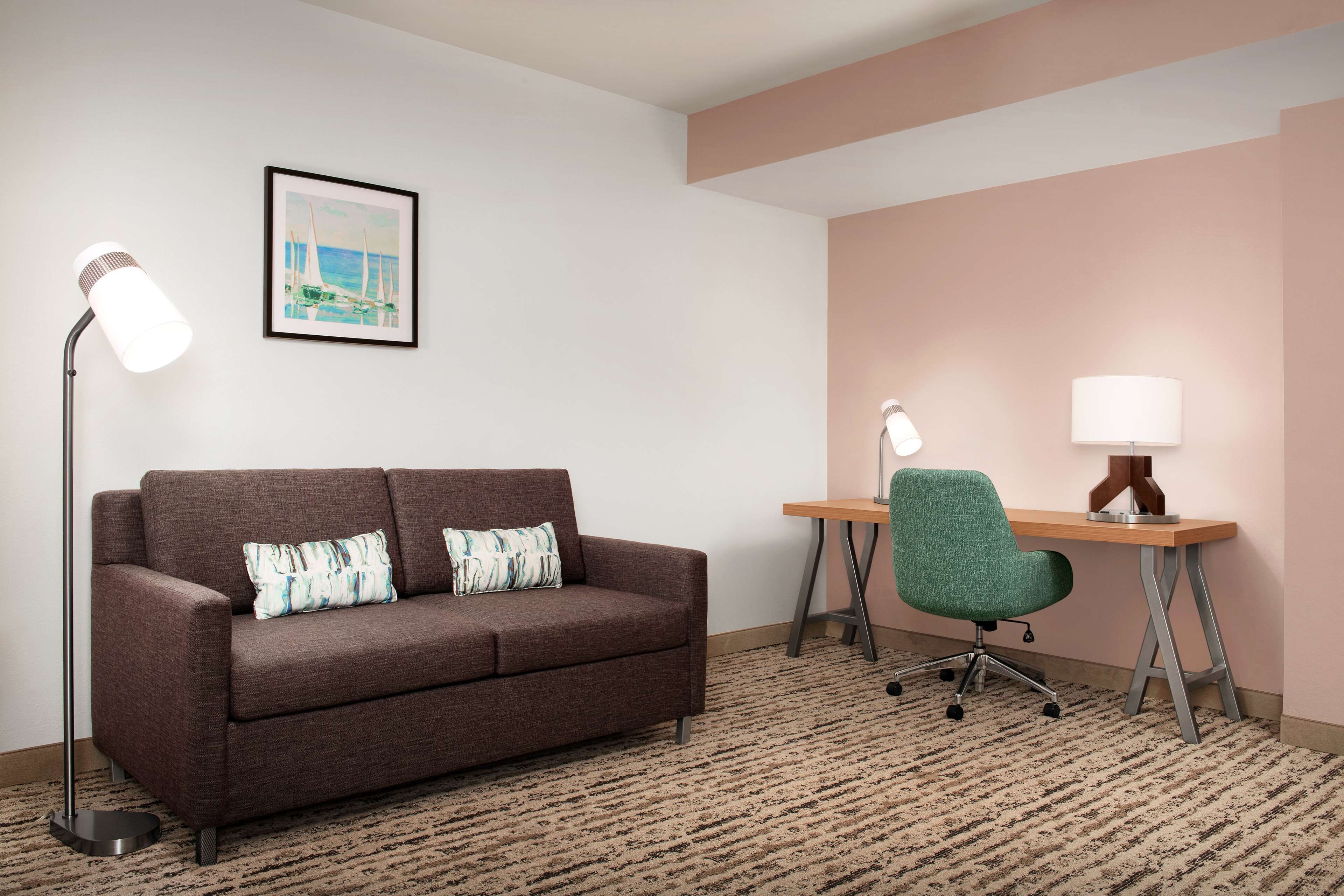 king, suite, 1 bedroom | living area | 36-inch flat-screen tv with cable channels, tv