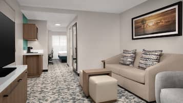 1 KING BED JUNIOR SUITE WITH SOFABED | Living area