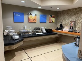 Free daily continental breakfast