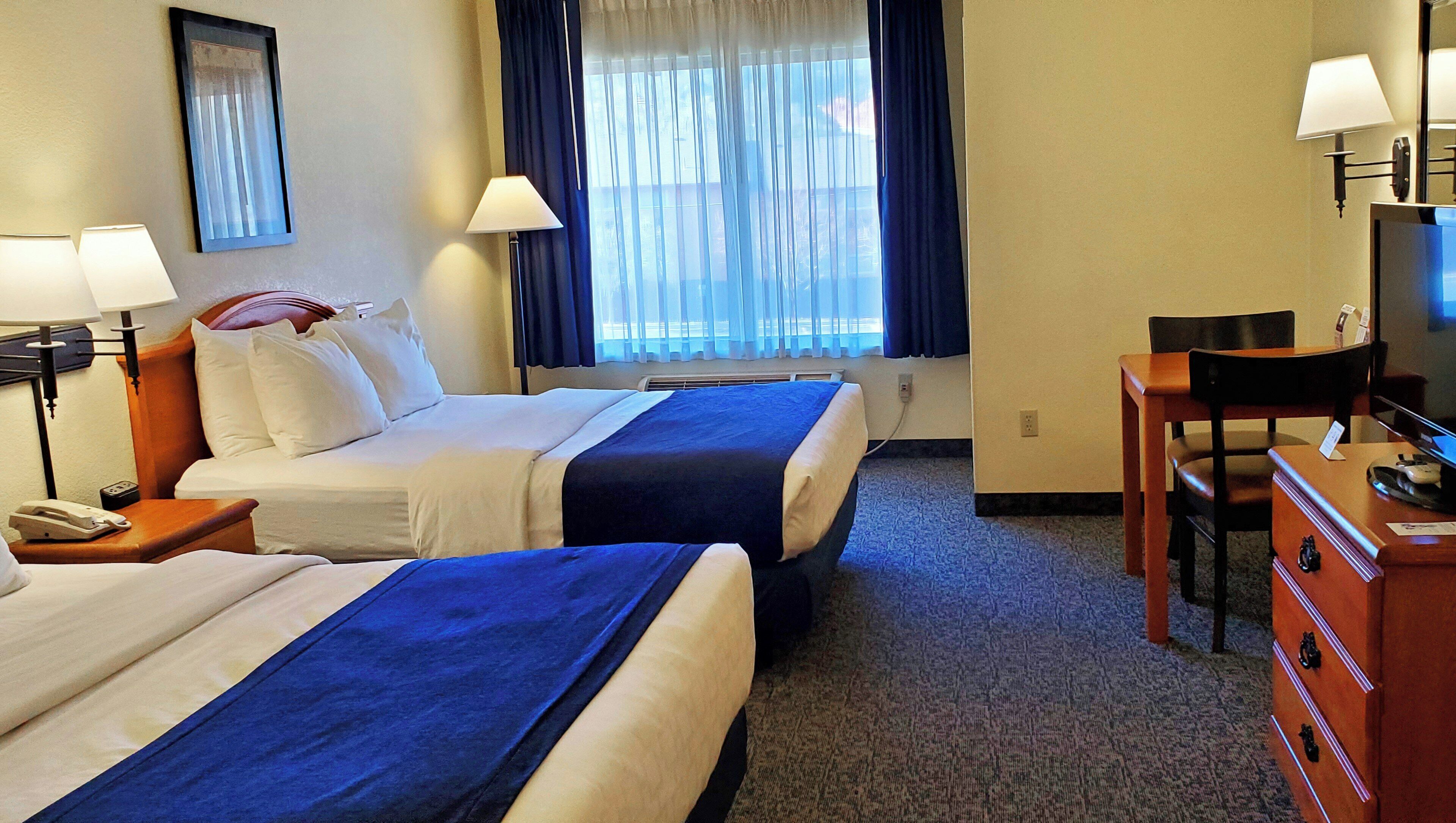 2 Queen Beds Nonsmoking Pikes Peak View
