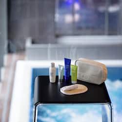 Espace de soins pour les couples, sauna, bain à remous, hammam, hammam