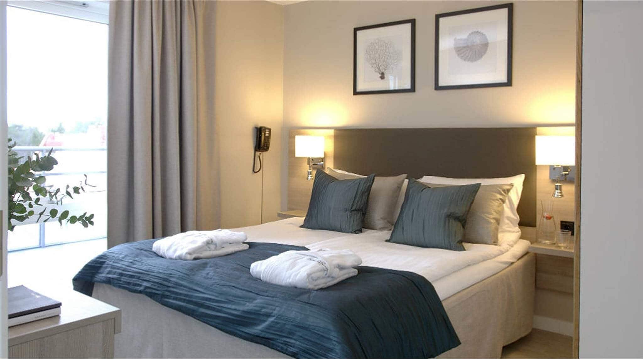 Peralatan tempat tidur premium, meja, kalis bunyi 