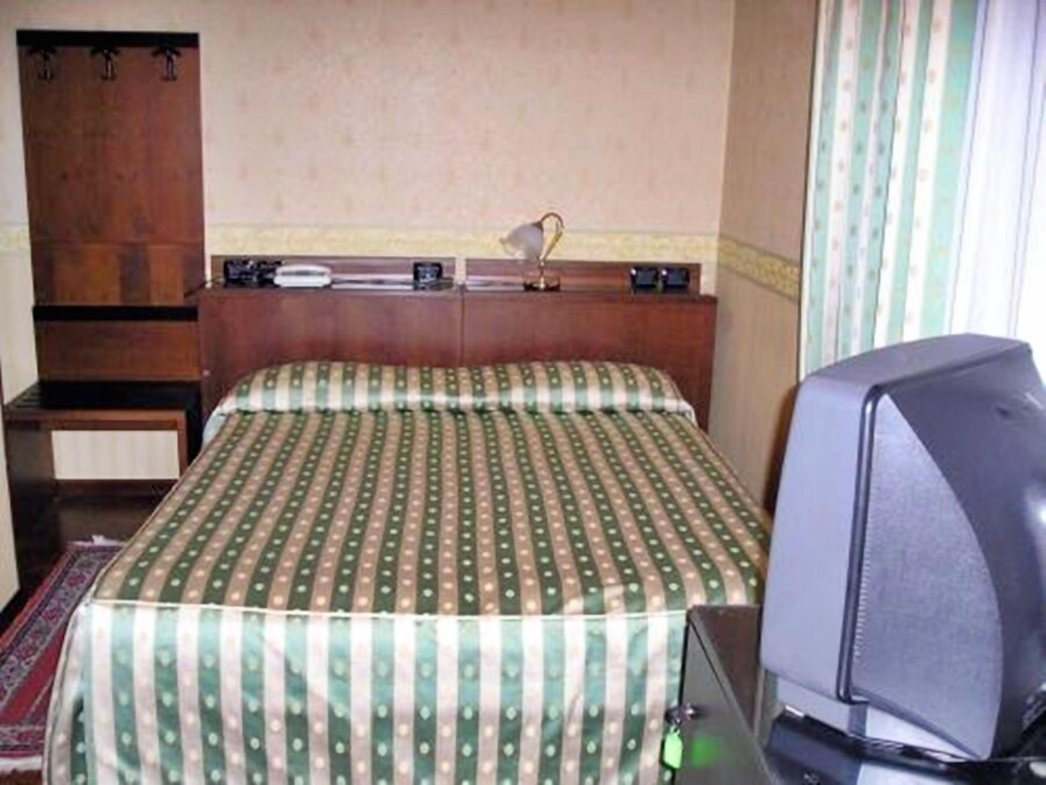 Minibar, in-room safe, desk, soundproofing