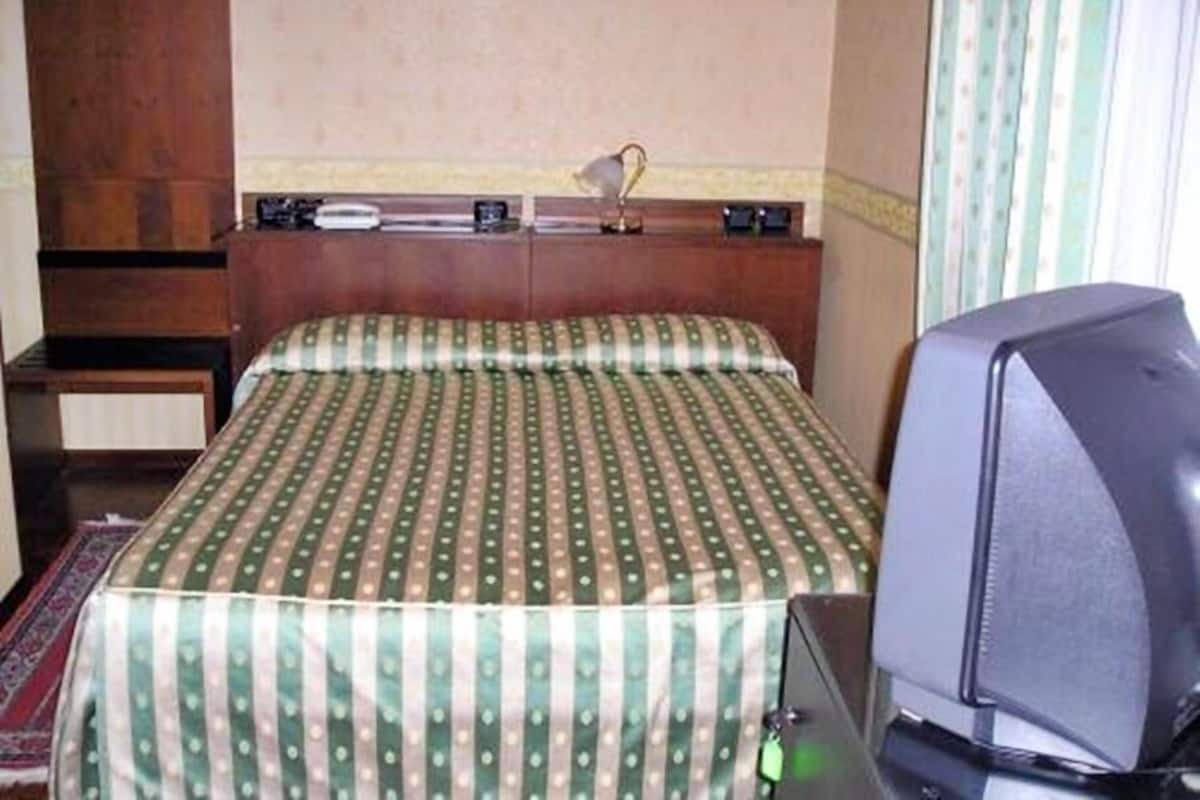 Minibar, in-room safe, desk, soundproofing