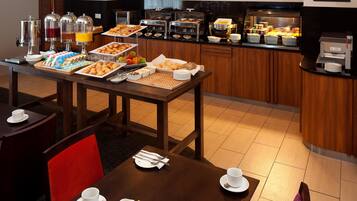 Daily full breakfast (EUR 15.00 per person)