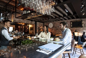Bar (en el alojamiento)