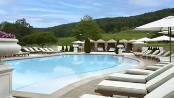 Alberca techada y alberca al aire libre por temporada