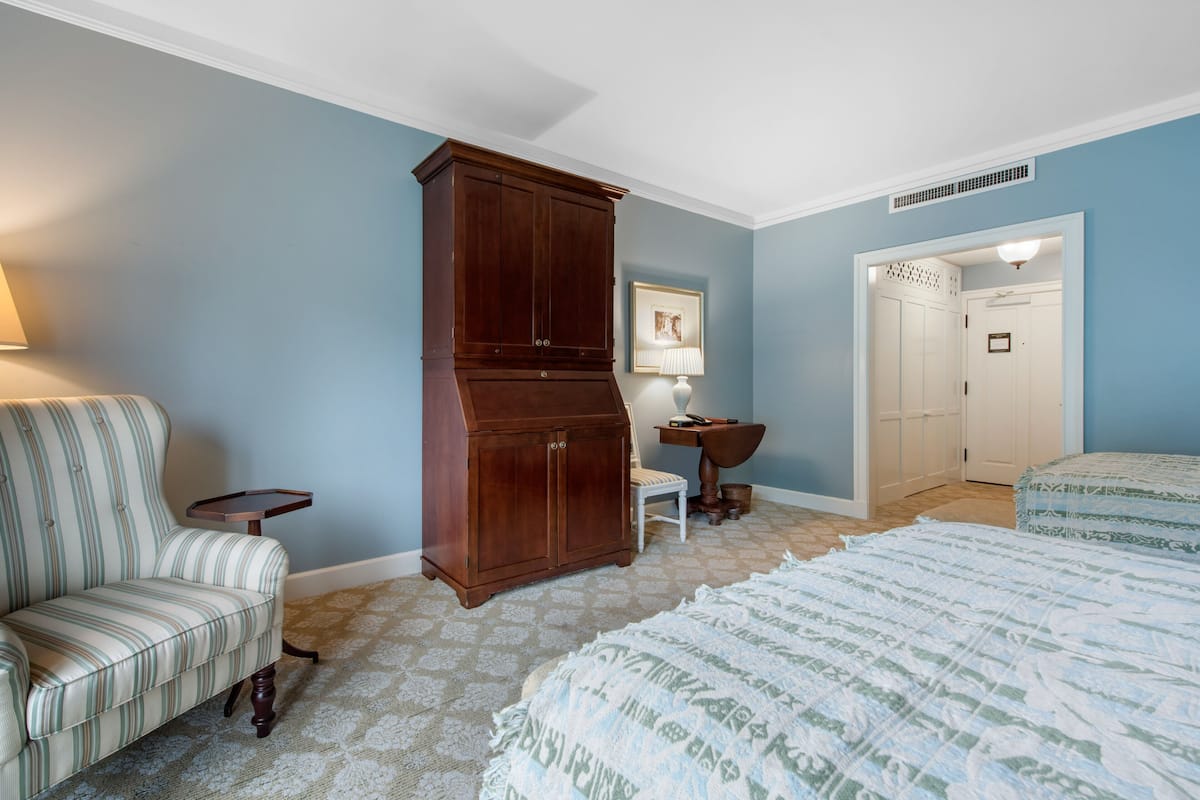 Premium bedding, down comforters, pillowtop beds, in-room safe