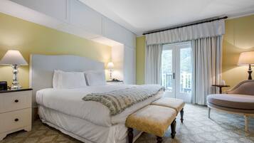 Ylelliset vuodevaatteet, untuvapeitot, pillowtop-patjalliset sängyt