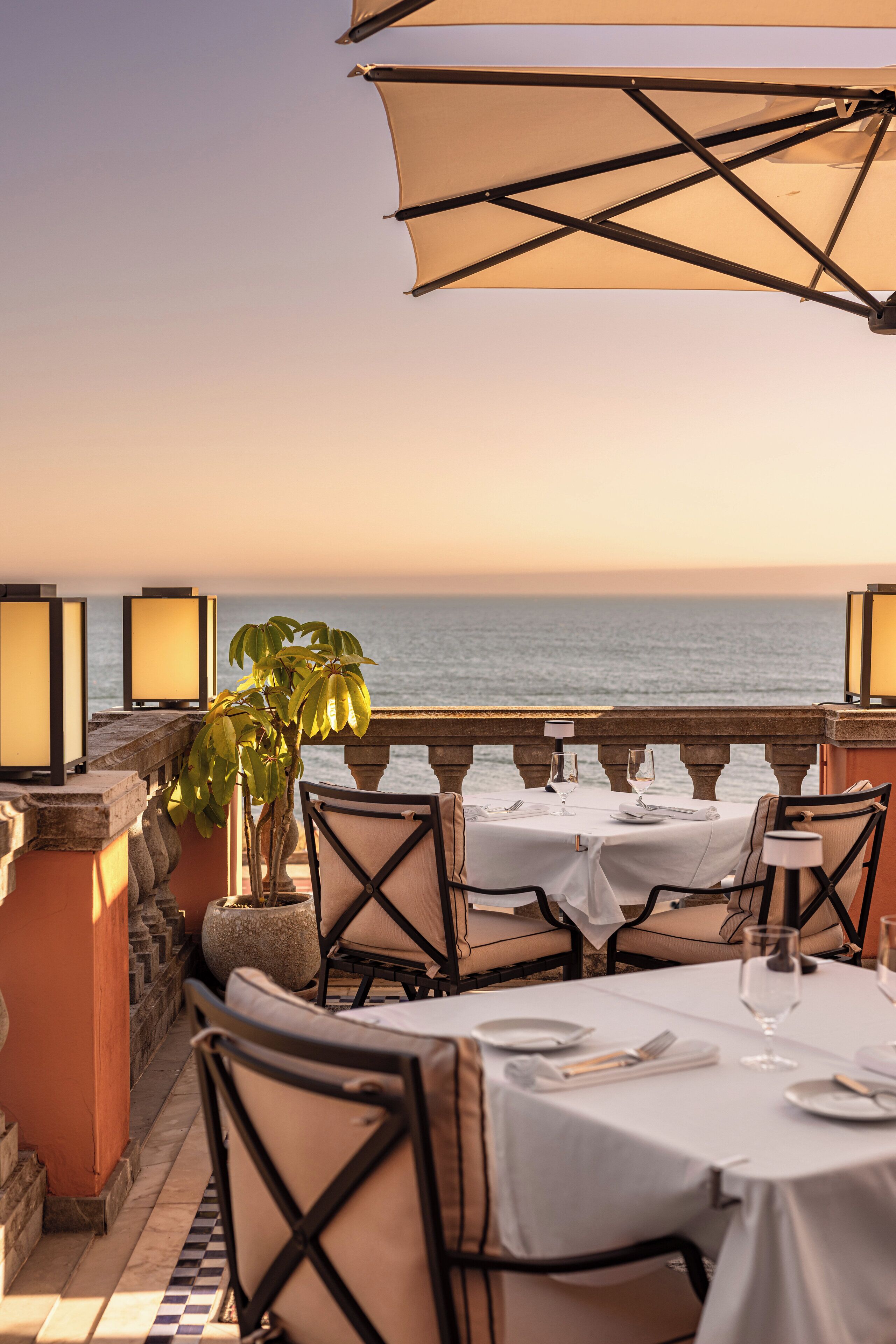 2 restaurants, breakfast served, local and international cuisine