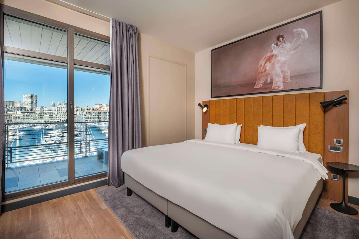 suite, 1 bedroom, terrace (port view) | 1 bedroom, hypo-allergenic bedding, minibar, in-room safe