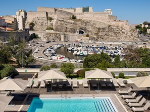 Terrace/patio - Radisson Blu Hotel, Marseille Vieux Port (Marseille)