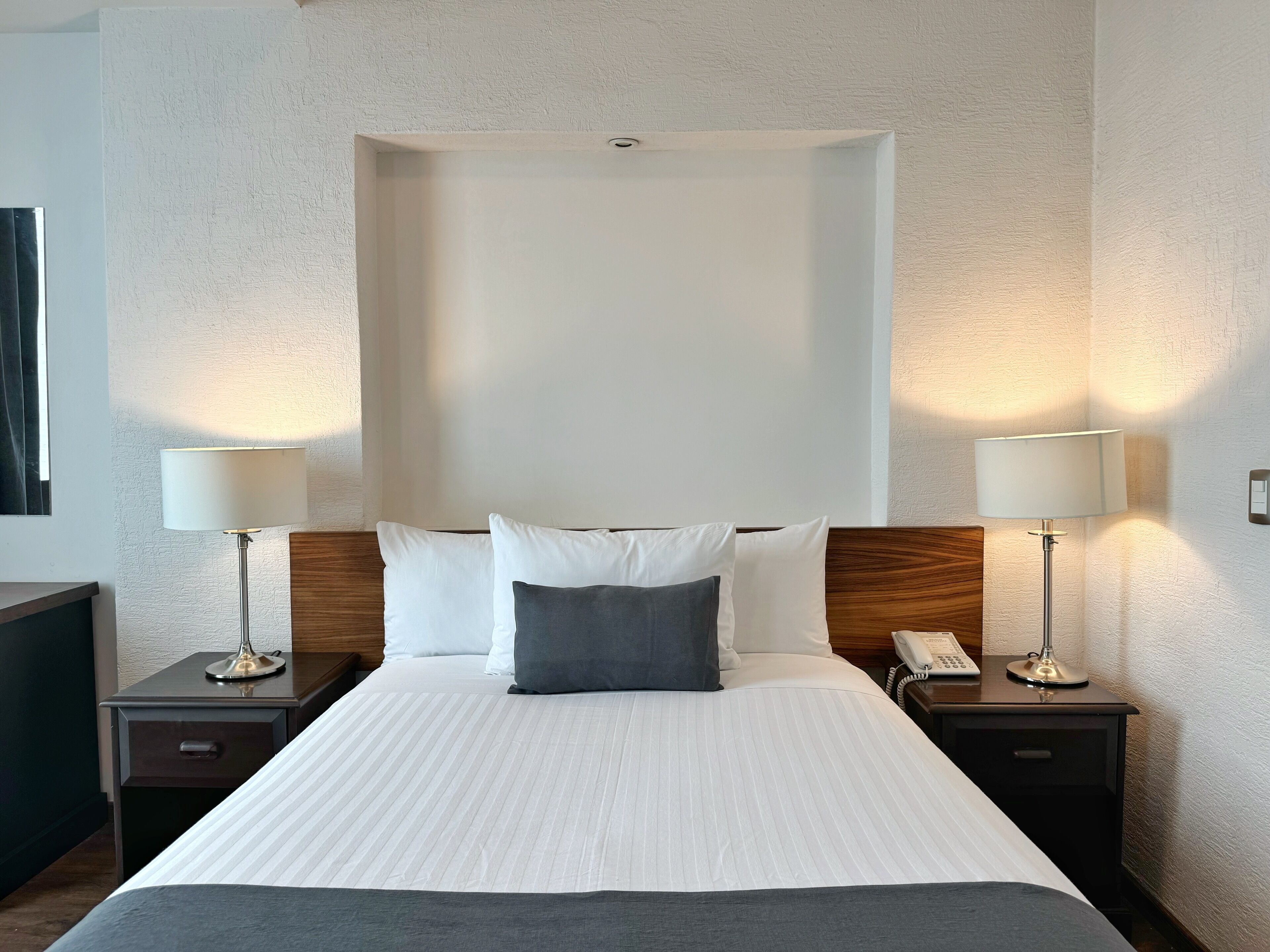 Standard Room | In-room safe, desk, laptop workspace, blackout drapes