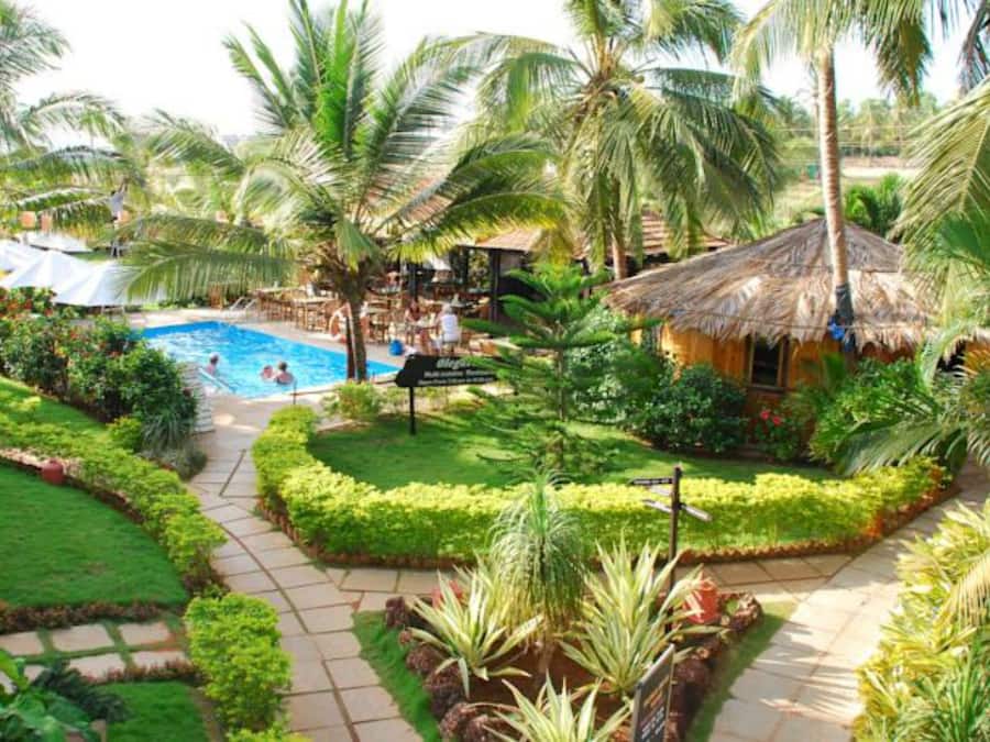 2 buitenzwembaden, parasols voor strand/zwembad