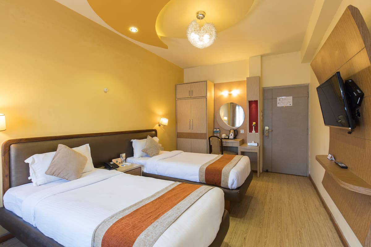 Deluxe-Zweibettzimmer | Hochwertige Bettwaren, Betten mit Memory-Foam-Matratzen, Minibar