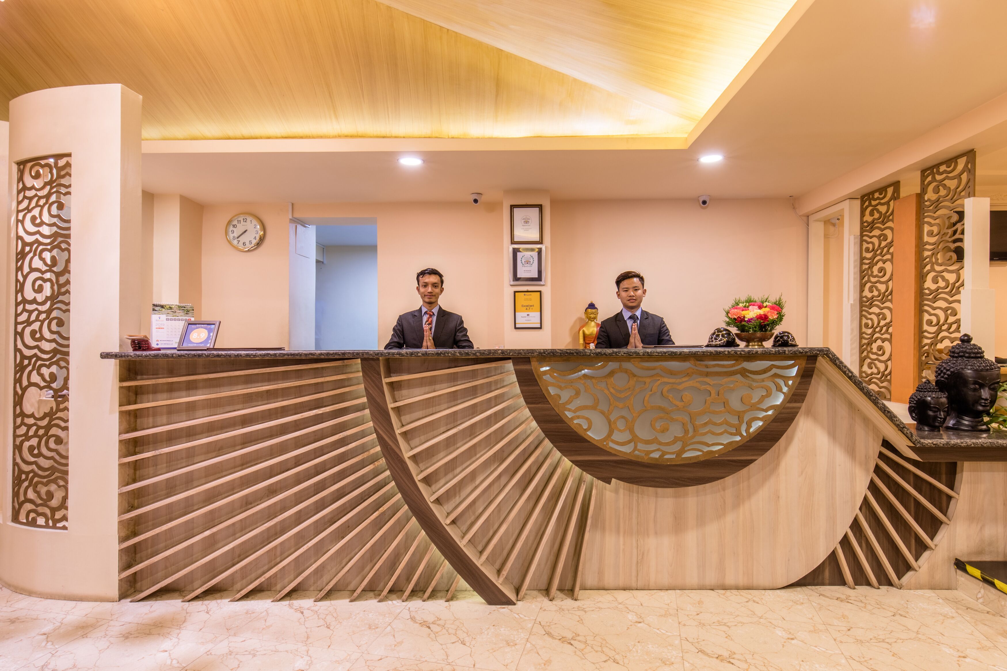 Quầy tiếp tân
