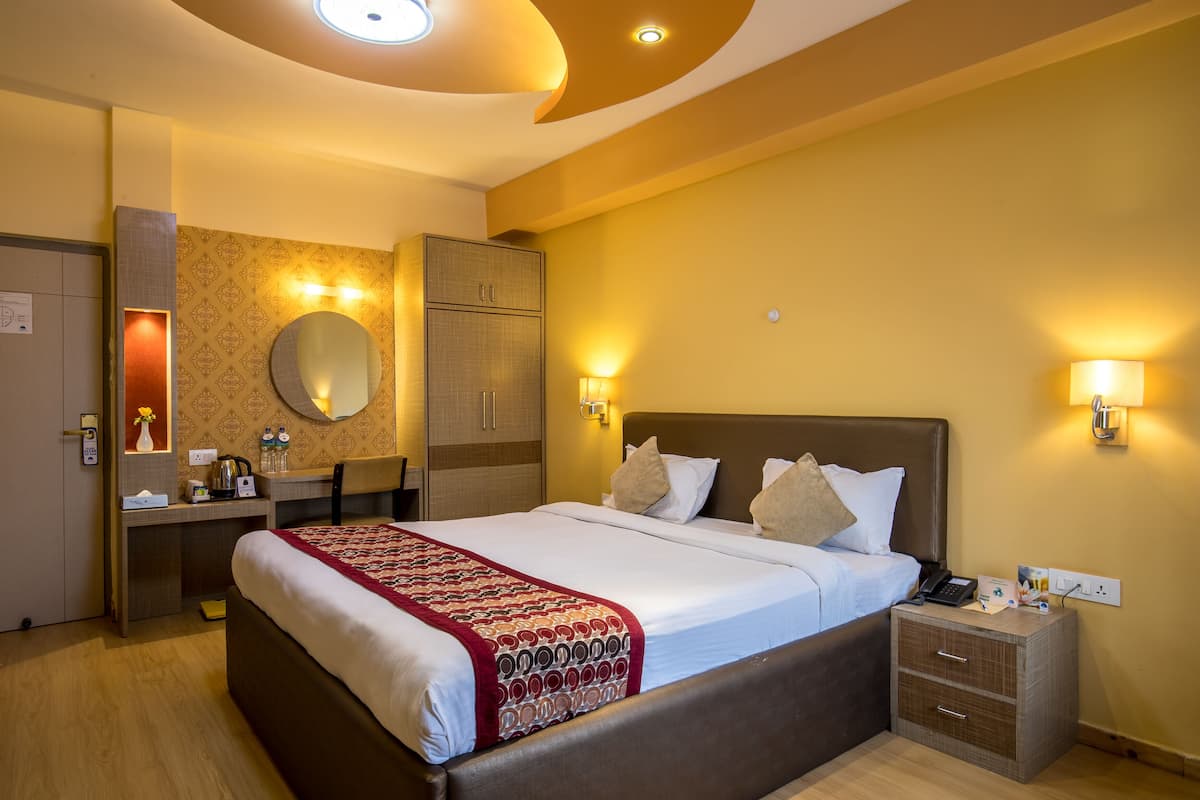 Deluxe-Doppelzimmer | Hochwertige Bettwaren, Betten mit Memory-Foam-Matratzen, Minibar