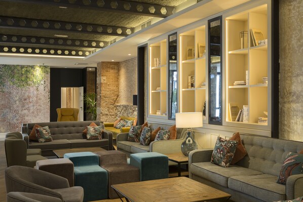 Icon BCN (Barcelona, Spain), Barcelona hotel discounts | Hotels.com