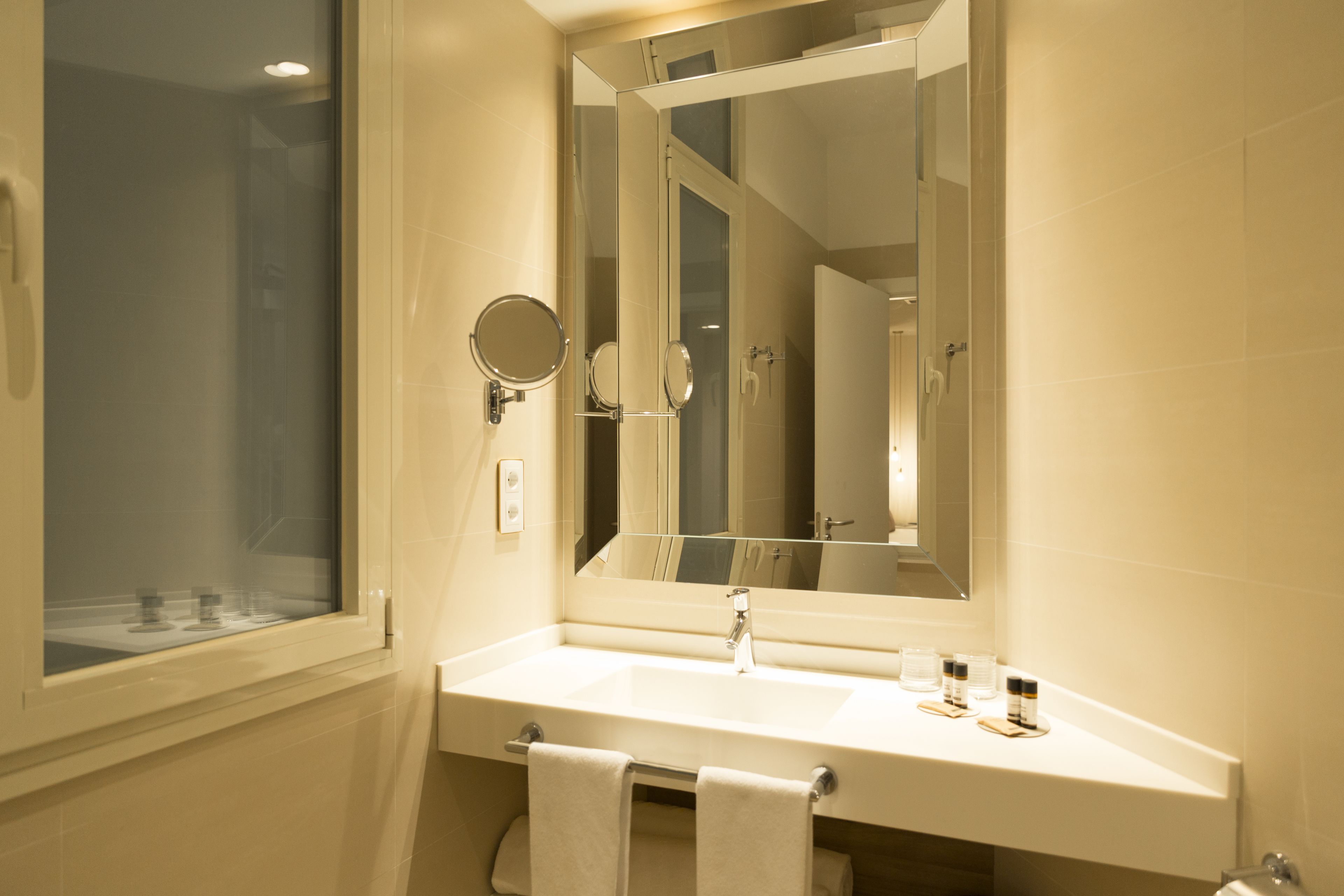 quadruple room | bathroom | shower, free toiletries, hair dryer, towels