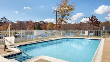 Outdoor pool, sun loungers