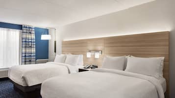 Brankas, meja kerja, setrika/meja setrika, dan tempat tidur bayi gratis