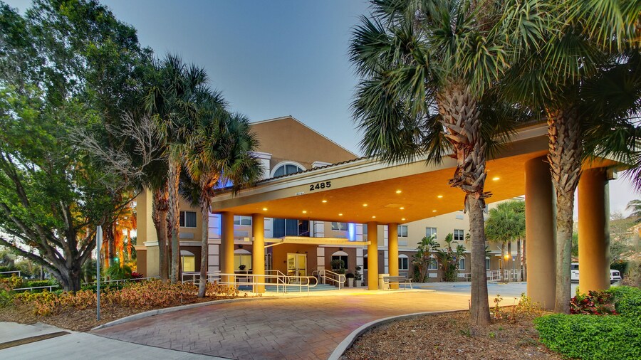 Holiday Inn Express & Suites West Palm Beach Metrocentre by IHG