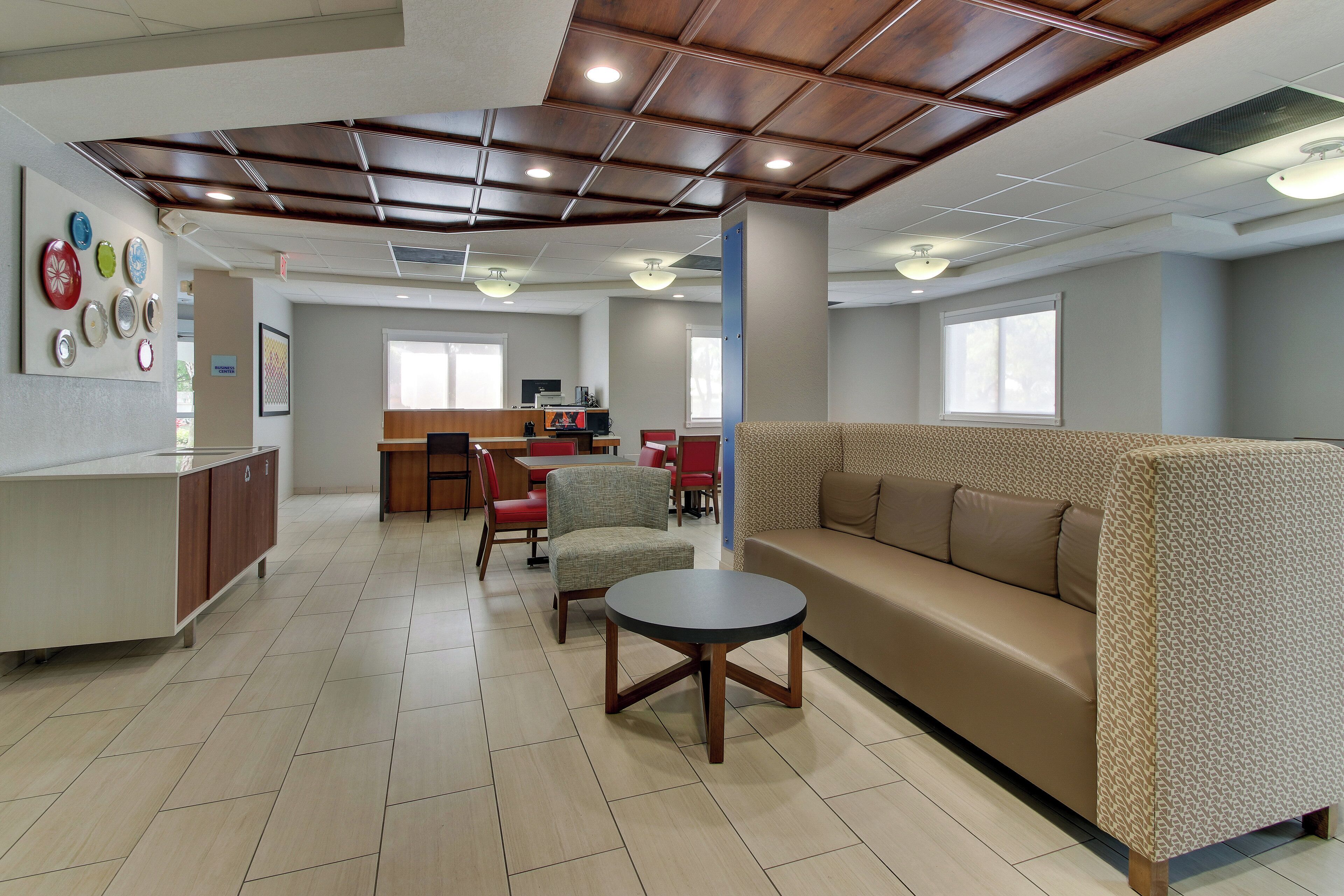 Photo - Holiday Inn Express West Palm Beach Metrocentre