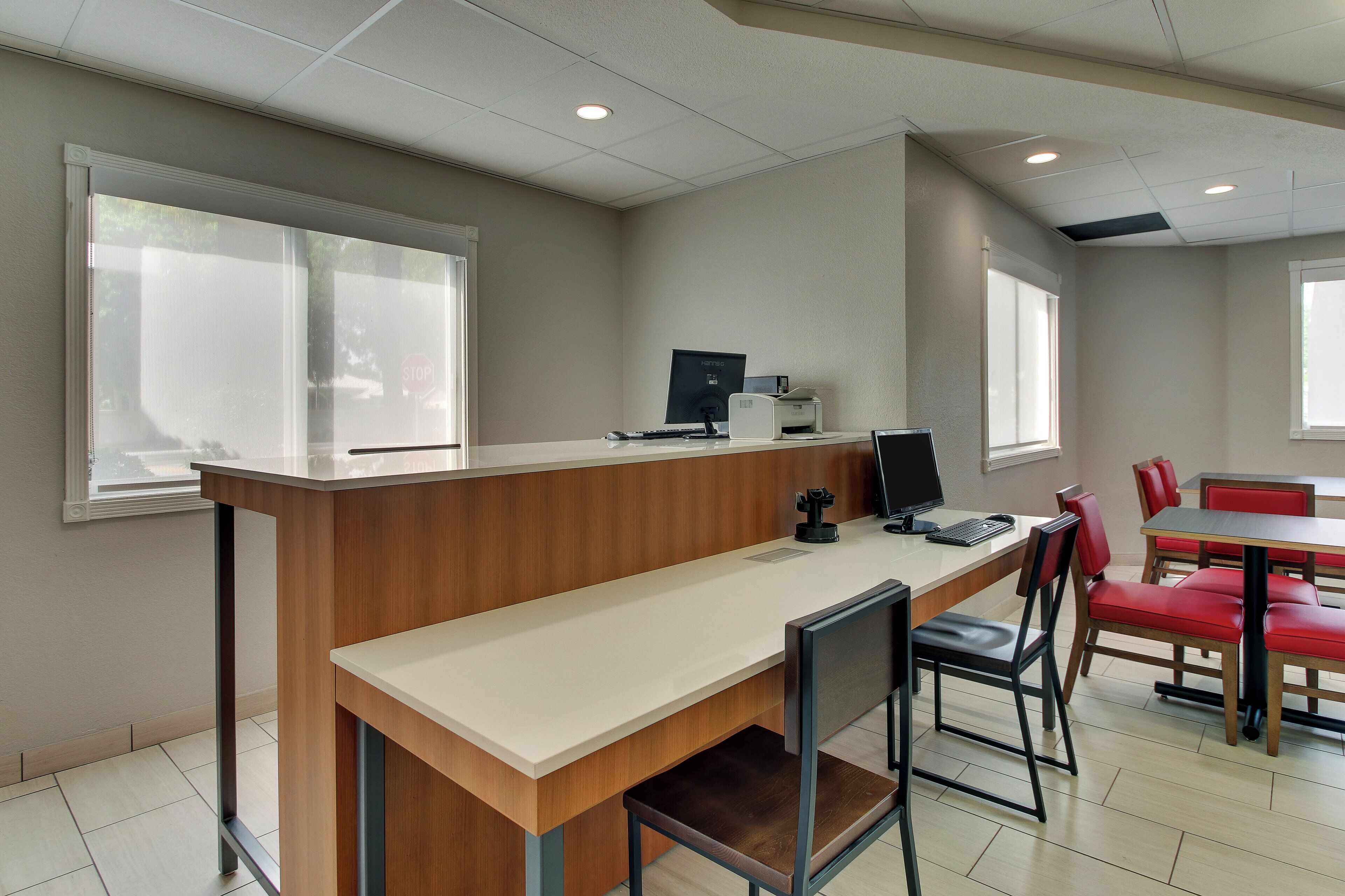 Photo - Holiday Inn Express West Palm Beach Metrocentre