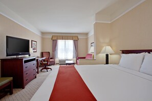 In-room safe, desk, laptop workspace, iron/ironing board - Holiday Inn Express Hotel & Suites San Dimas by IHG (San Dimas)