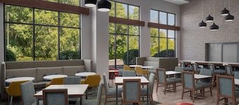 Hampton Inn & Suites Grand Rapids-Airport 28th St