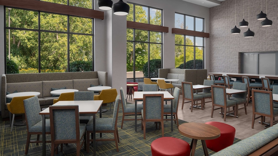 Hampton Inn & Suites Grand Rapids-Airport 28th St