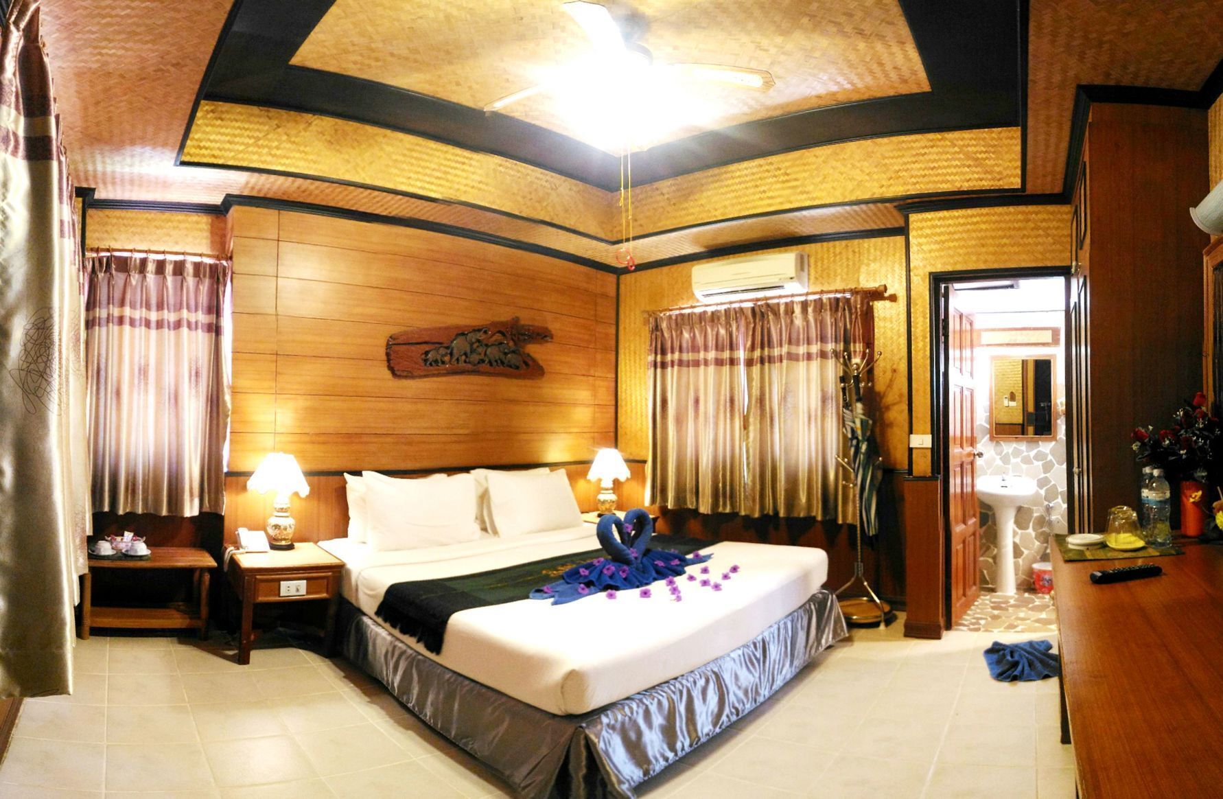 Premium bedding, bed sheets
