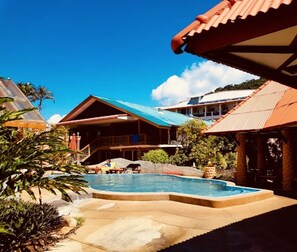 Deluxe with Jacuzzi  | Premium bedding, bed sheets