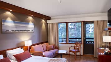 Twin room with sofabed | 2 bedrooms, desk, soundproofing, free cribs/infant beds