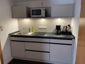 Coffee/tea maker, electric kettle - Weserlounge Hotel Garni (Hessisch Oldendorf)
