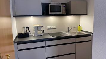 Coffee/tea maker, electric kettle