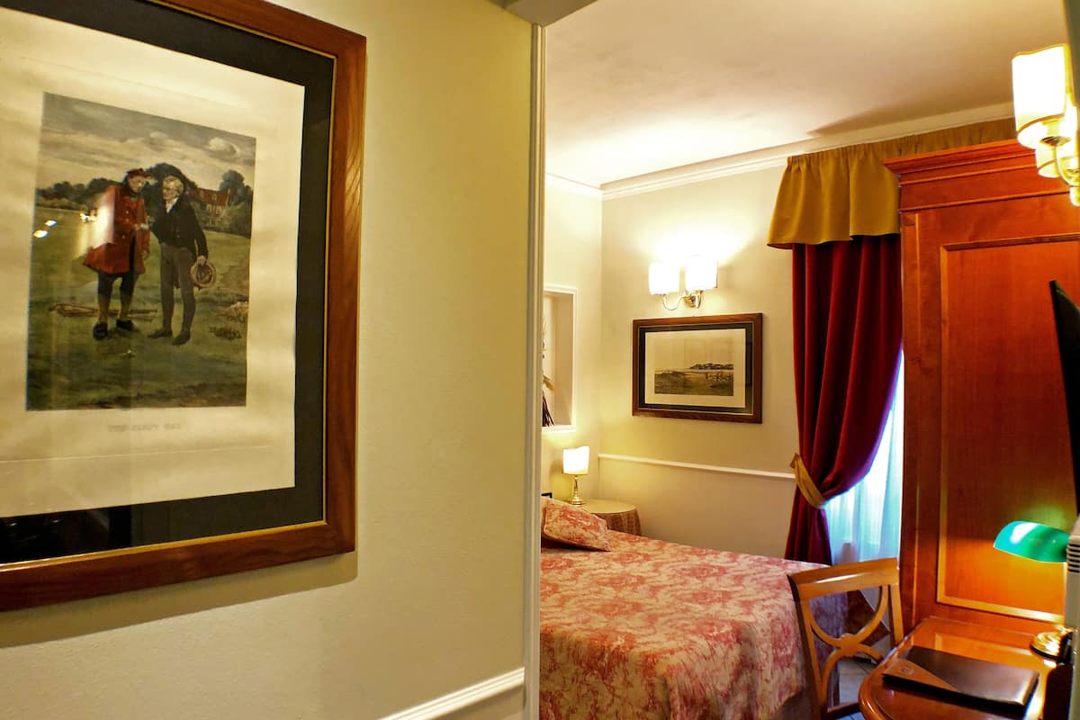 Classic Single Room | 1 bedroom, memory-foam beds, minibar, in-room safe
